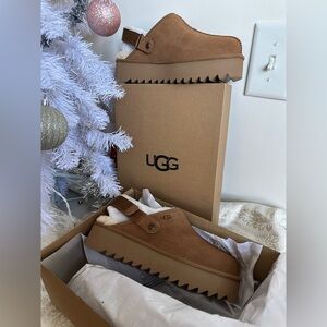 UGG LANAH Tan Slip-On Clog Shoes